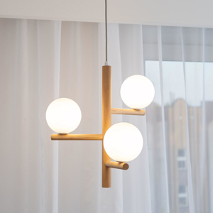 Lampadario di legno stile scandinavo